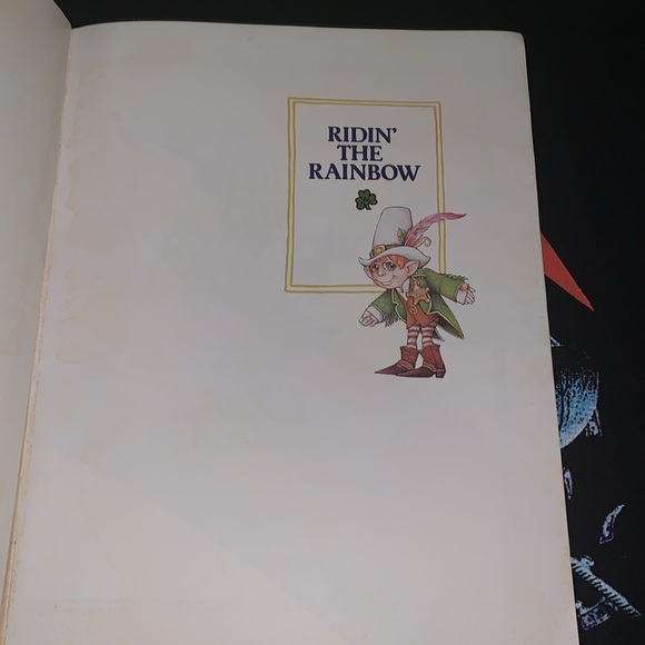VINTAGE RIDIN’ THE RAINBOW A LEPRECHAUN TALE BY PAMELA FANNIN WILKINSON 1981 - Picture 3 of 5